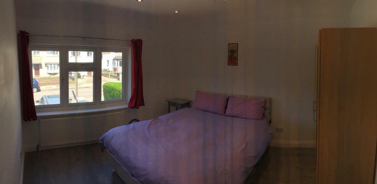 Rushden Vacation Home เฮนดอน ภายนอก รูปภาพ